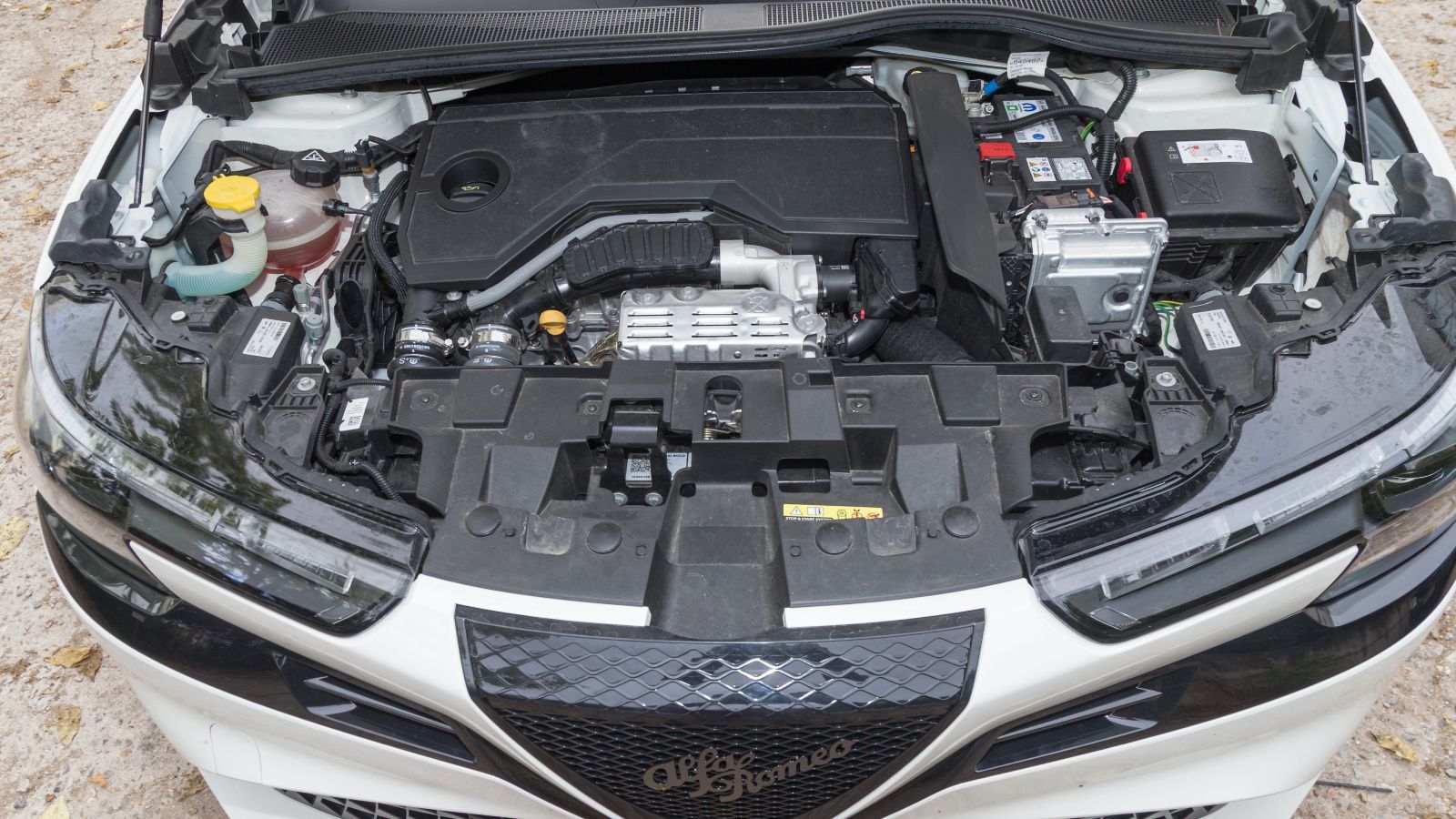 Alfa Romeo Junior Ibrida 145 PS: Ιταλική φινέτσα με υβριδική «καρδιά»